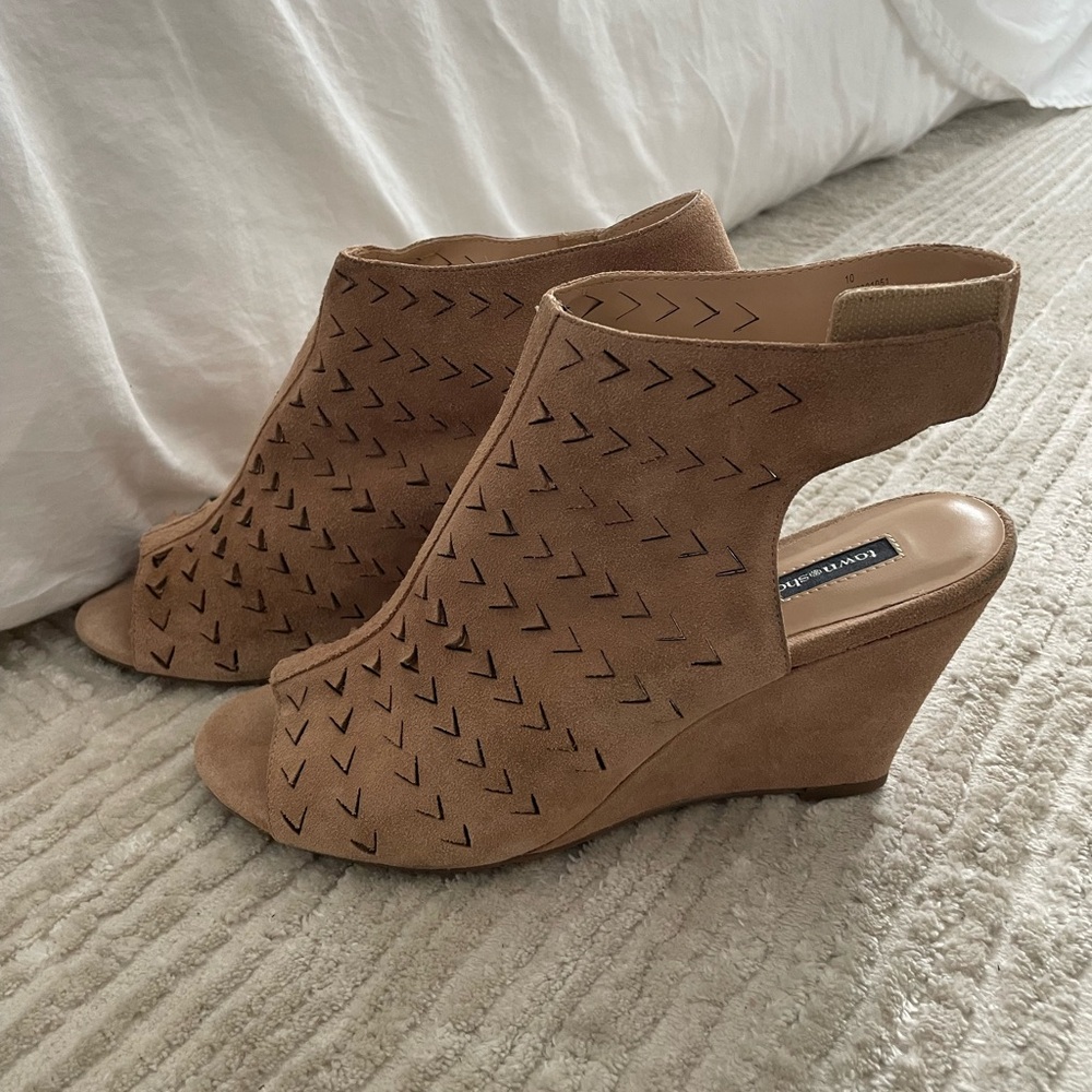 Town Shoes Suede Tan Wedge Sandals